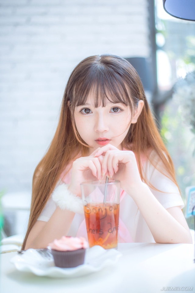 和你一同笑过的人，你可能把他忘掉；但是一同和你哭过的人，你却永远不忘。